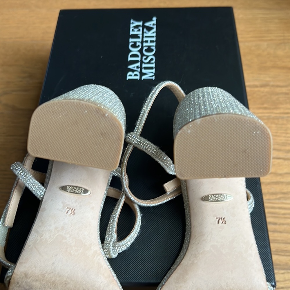 Badgley Mischka block heal sandal - Picture 7 of 12